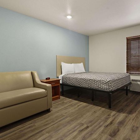 WoodSpring Suites Greenville Central Eksteriør billede