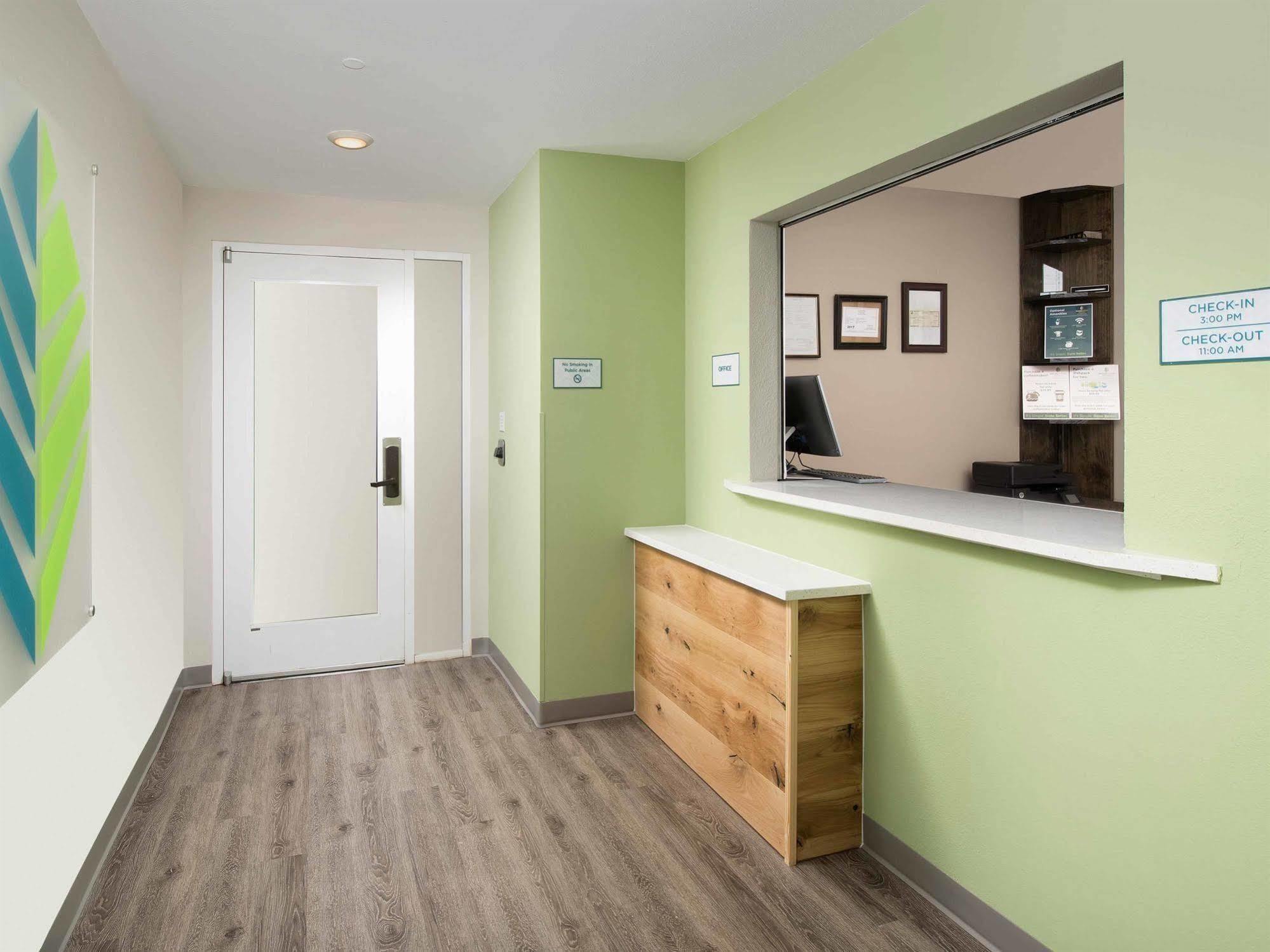 WoodSpring Suites Greenville Central Eksteriør billede