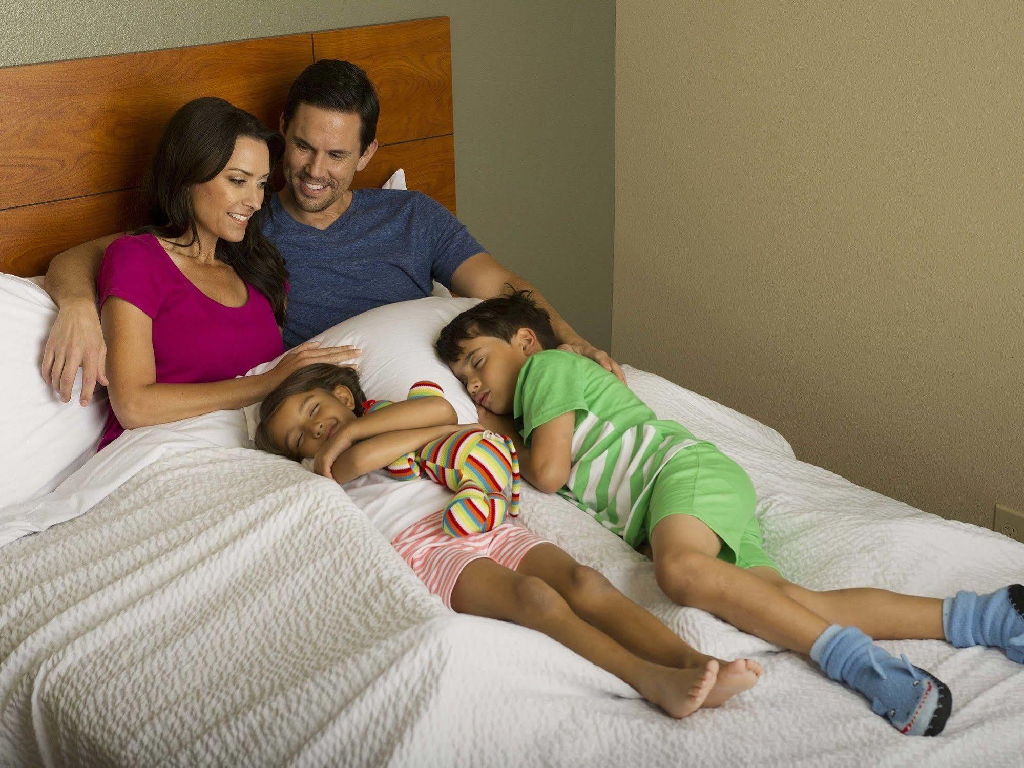 WoodSpring Suites Greenville Central Eksteriør billede